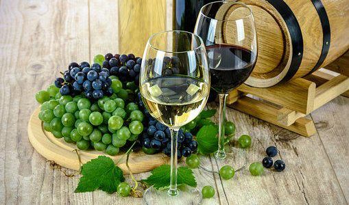 Når du at drikke vinen, mens den er god?